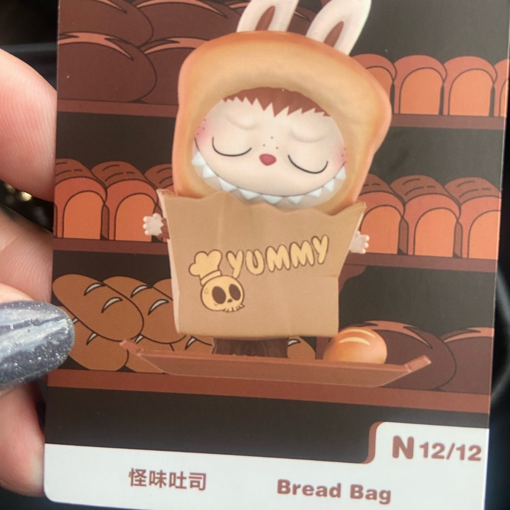 Almost Hidden bread cutie - Picture 2 of 3